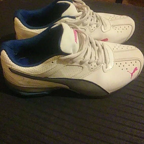 Puma womens running shoes - Picture 3 of 6